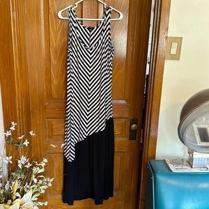 Women’s maxi dress… 2xl black and white striped.
